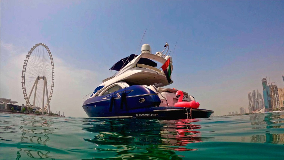 Арнеда яхты Sunseeker 64 с флайбриджем в Дубае, ОАЭ